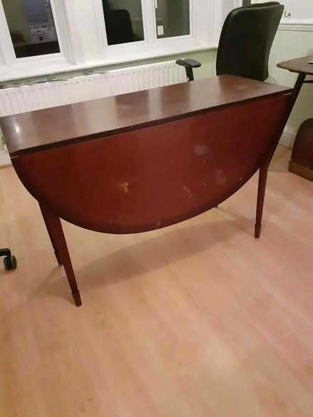 Photo of free Solid wooden extendable table (GU12 6AD Near Ash Dover Cars) #2