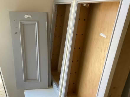Photo of free solid kitchen cabinets (Luton LU3) #4